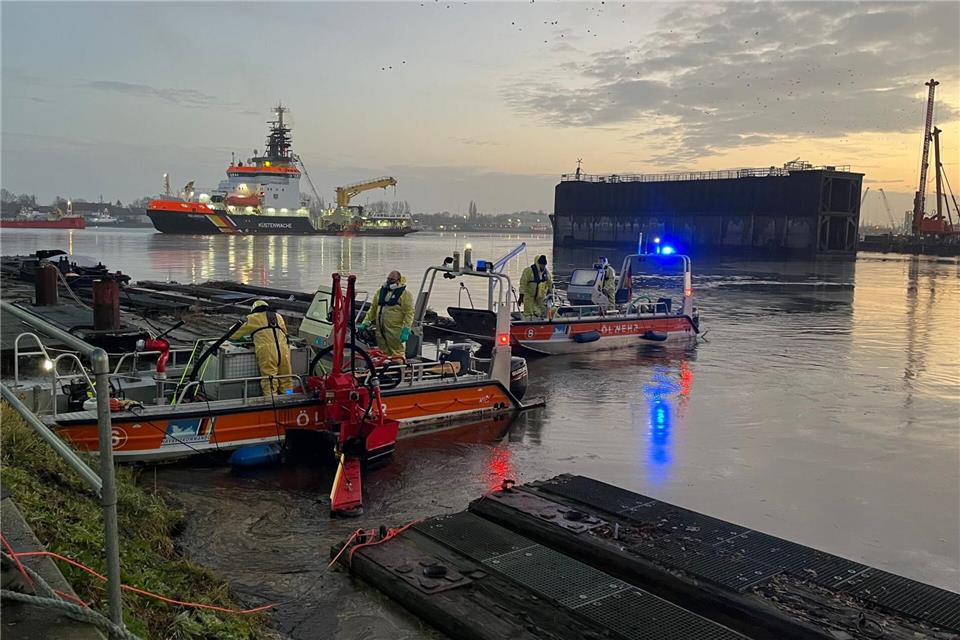13 Tage lang war der Kanal damals für die Schifffahrt gesperrt. (Archivbild)Havariekommando/dpa