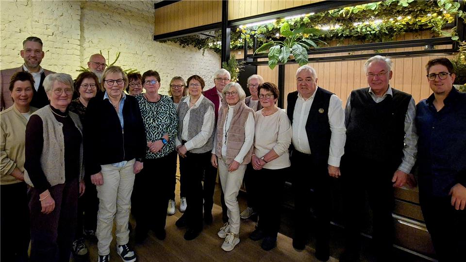 16 ehrenamtlich Aktive konnte der DRK-Ortsverband Borken nun ehren. Dazu gehört beispielsweise Josef Wolber, der seit 50 Jahren dabei ist.