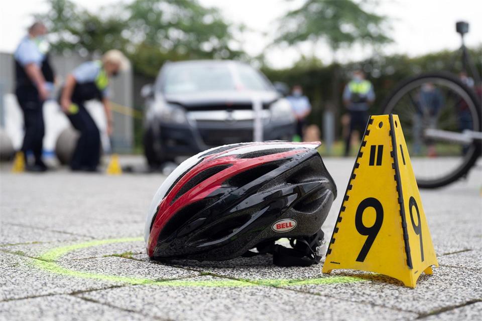 170.306 meldepflichtige Wegeunfälle und 90.663 solche Schulwegunfälle gab laut Unfallkasse vergangenes Jahr in Deutschland. (Symbolfoto)picture alliance/dpa