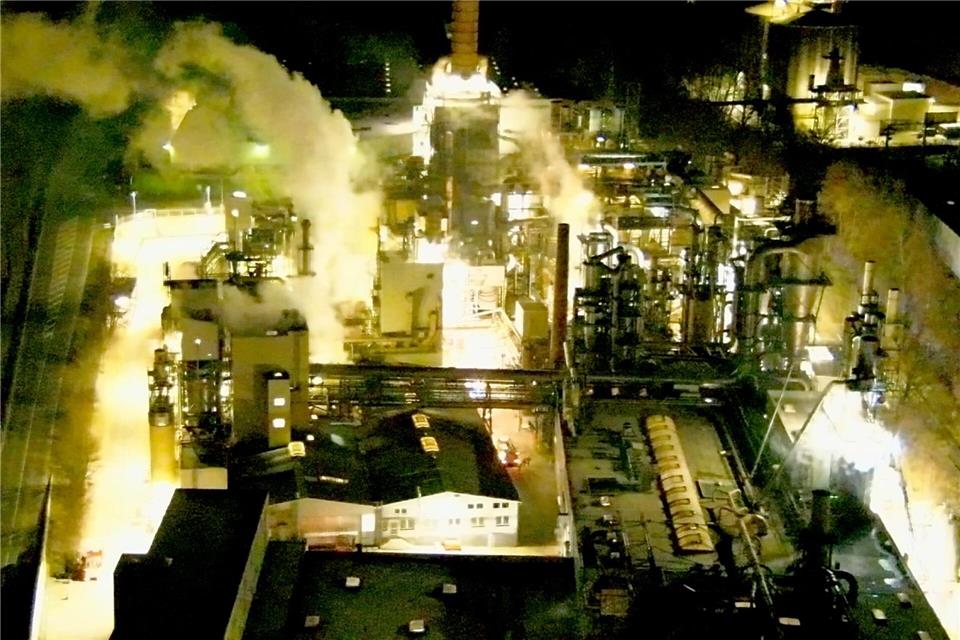 188 Einsatzkräfte waren vor Ort im Einsatz.-/Feuerwehr Steinheim/dpa