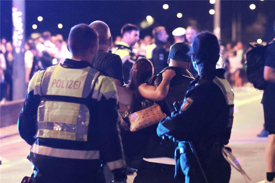 19 Menschen waren bei dem Unfall verletzt worden, vier von ihnen schwer. (Archivbild)David Young/dpa