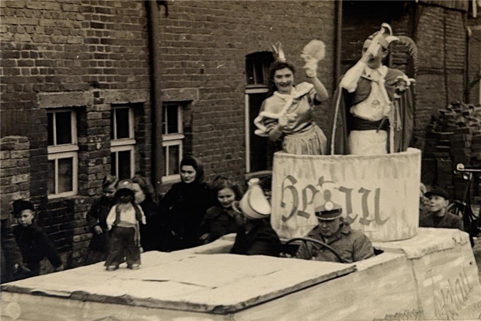 1951 feierten die Hööke erstmals gemeinsam in Weske. Das Prinzenpaar bildeten Werner Wiesbrock und Anni Becker, geborene Klöcker.