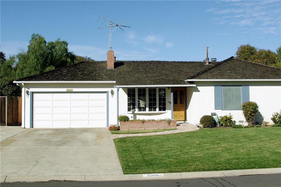1976: In dieser Garage in Los Altos im Elternhaus von Steve Jobs wurden die ersten Apple-Computer montiert.picture alliance / dpa