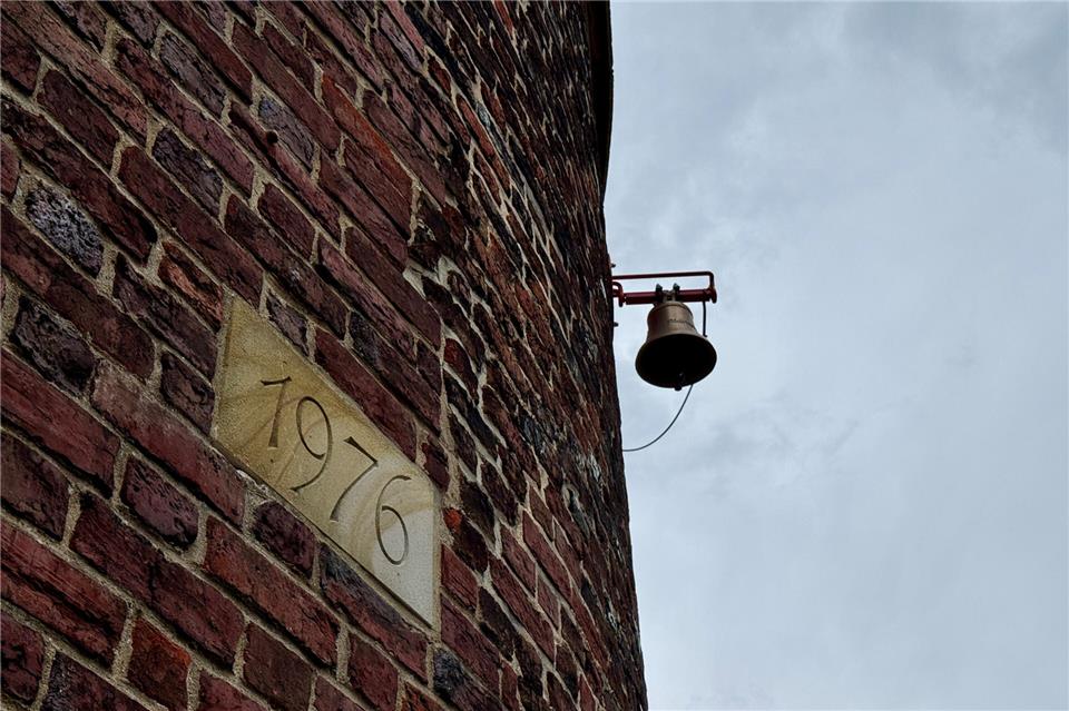 1976 wurde eine Zeitkapsel in die Wand des Diebesturms eingelassen.