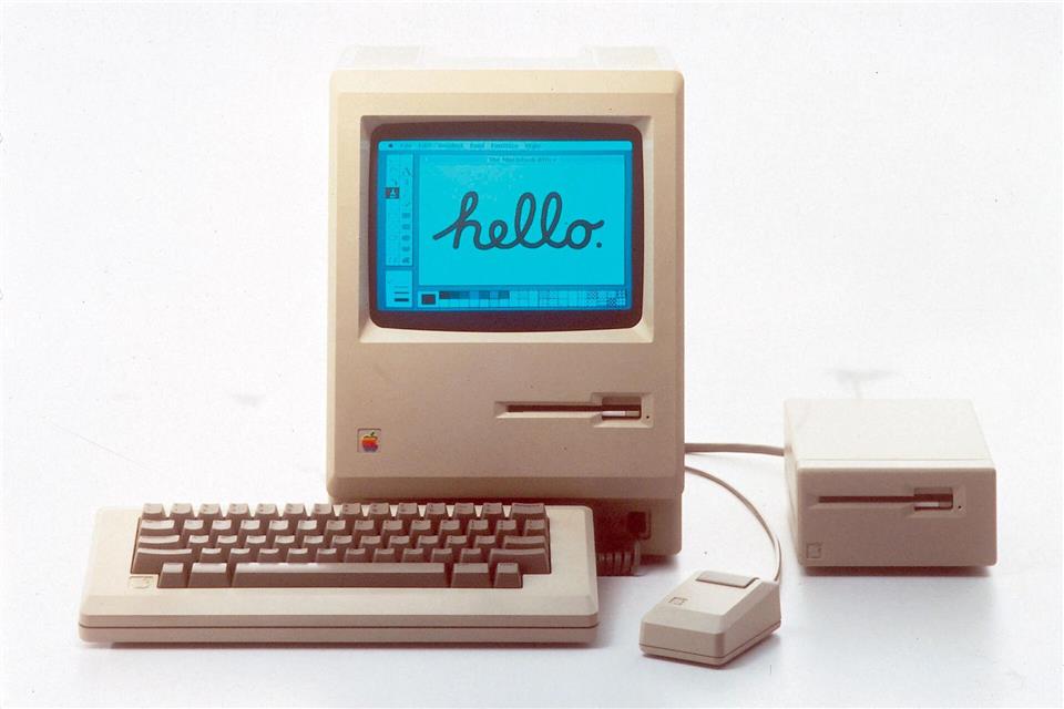 1984: Der erste Apple Macintosh wurde von Apple-Mitbegründer Steve Jobs im Januar 1984 der Öffentlichkeit vorgestellt.picture alliance / dpa