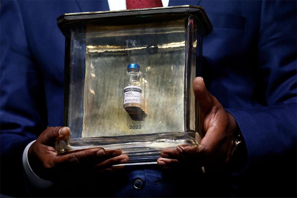 2022 erhielt der US-amerikanische Virologe John Nkengasong den Preis. (Archivbild)Carsten Koall/dpa