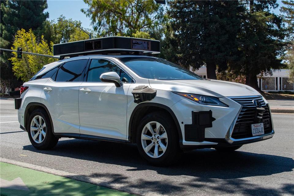 2023: Apple stellt das Projekt Titan ein, mit dem eigentlich ein Apple Car entwickelt werden sollte. Andrej Sokolow/dpa