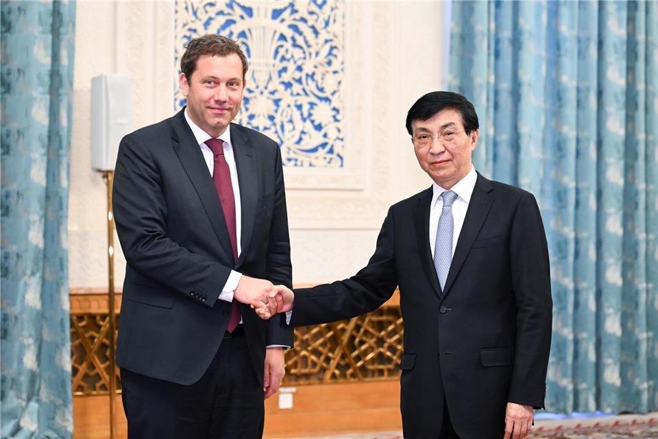 2023 war Klingbeil als SPD-Chef schon einmal für einen Parteiendialog in China. (Archivbild)Zhang Ling/XinHua/dpa