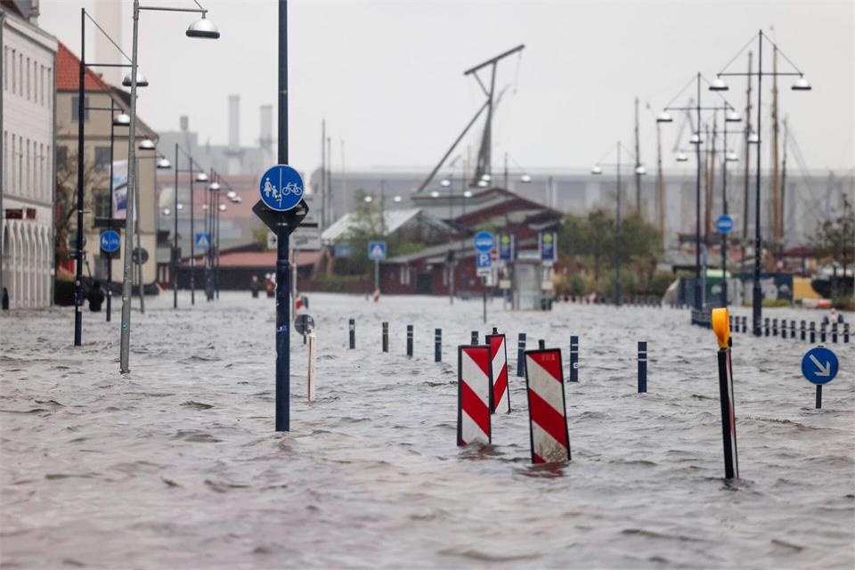 2023 wurden Wasserstände von 2,27 Metern über dem Normalwert gemessen. (Archivbild)Frank Molter/dpa