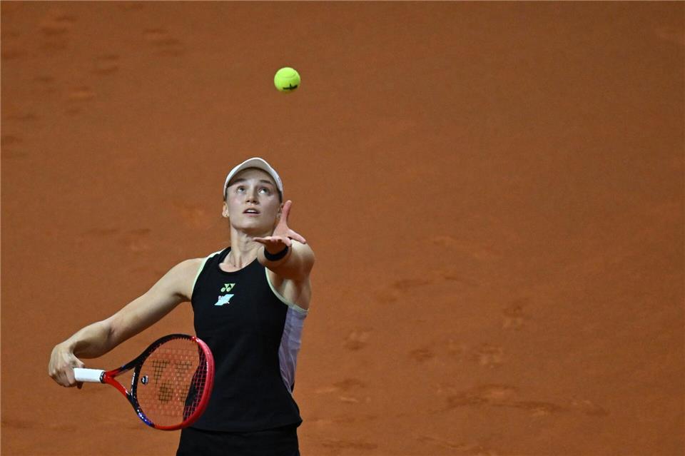 2024 feierte Jelena Rybakina den Titel in Stuttgart, diesen Erfolg würde sie in dieser Woche gern wiederholen. (Archivbild)Marijan Murat/dpa