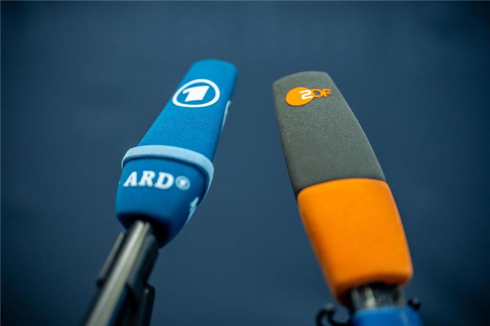 2025 endet an zwei Stichtagen die Übertragung der öffentlich-rechtlichen Fernsehsender in Standardqualität (SDTV).picture alliance/dpa