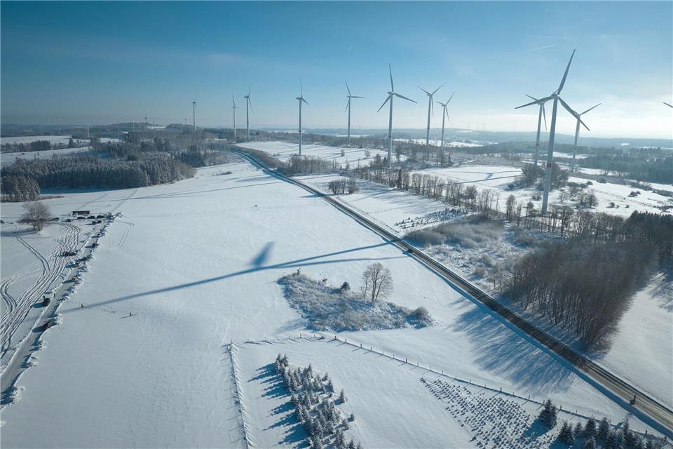 2025 zweitbestes Jahr bei Ausbau von Windrädern an LandThomas Frey/dpa