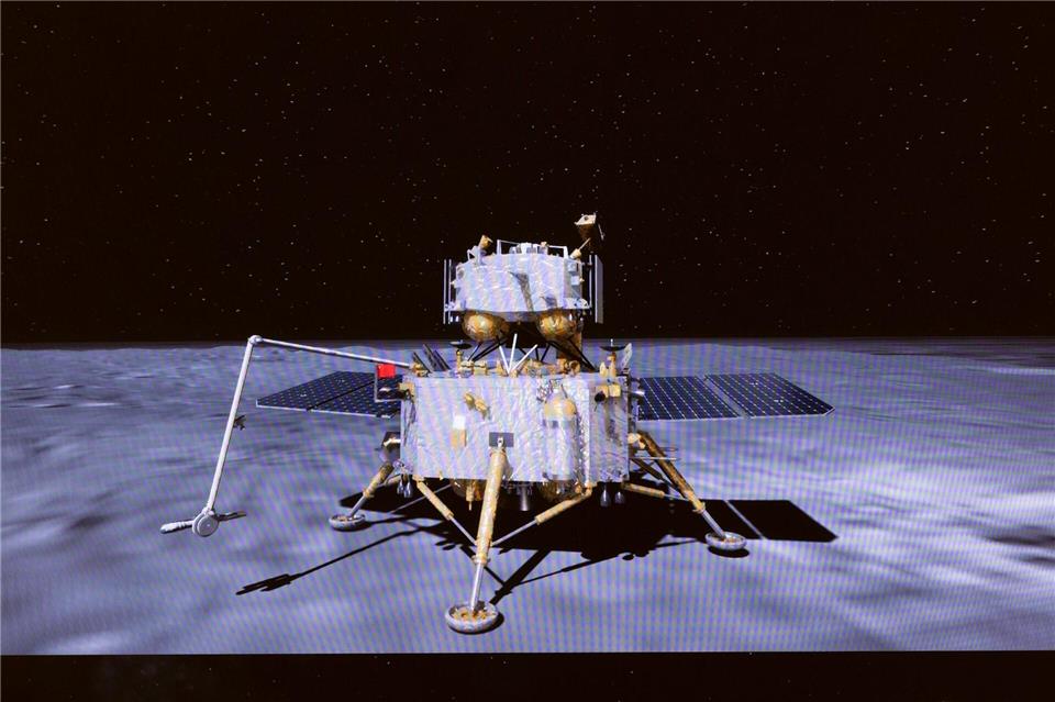 2026 soll mit der Mission „Chang’e 7“ zunächst wieder eine Sonde auf dem Mond landen - wie hier bei „Chang’e 6“.  (Archivbild)Jin Liwang/XinHua/dpa