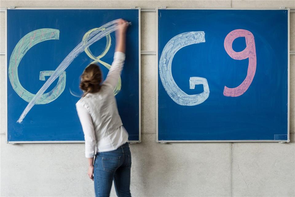 2026 wird es an den öffentlichen Gymnasien in NRW einmalig keinen regulären Abitur-Jahrgang geben. (Archivbild)Armin Weigel/dpa