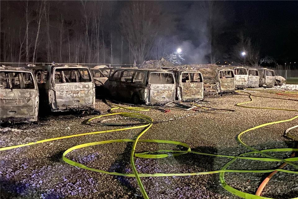 23 Dienstfahrzeuge gingen in Flammen auf.Berufsfeuerwehr München/dpa