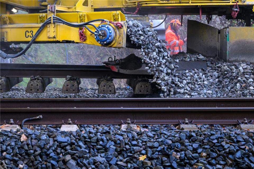 23 Milliarden Euro für die Modernisierung des Schienennetzes: „Mehr als die Hälfte des Geldes fließt in das Bestandsnetz.“ (Archivbild)Hendrik Schmidt/dpa
