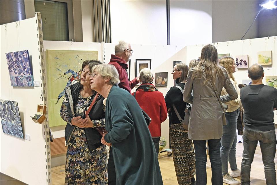 24 Künstler aus Reken und Umgebung präsentieren am Wochenende ihre vielfältigen Arbeiten im Bereich Malerei, Objektkunst und Fotografie.