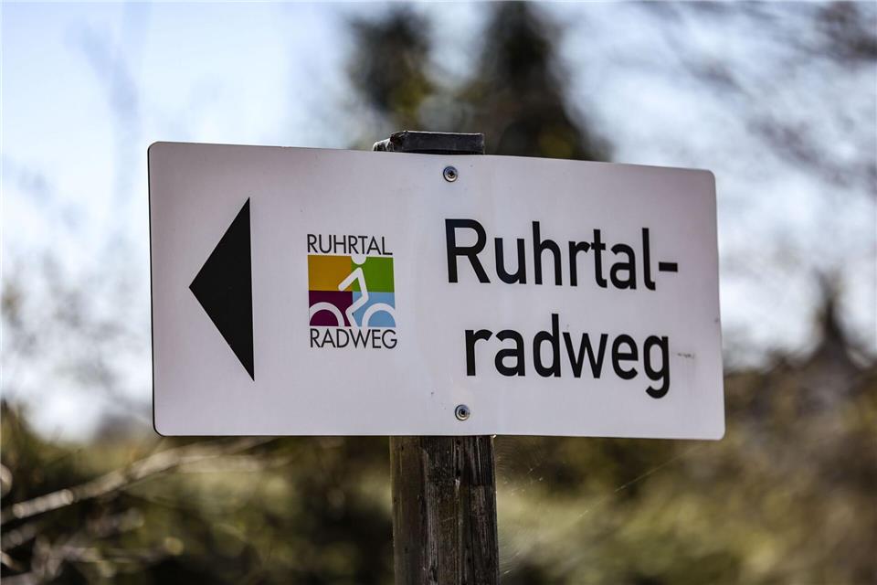240 Kilometer geht es für Radfahrer immer dem ausgeschilderten Ruhrtal-Logo entlang.Oliver Berg/dpa