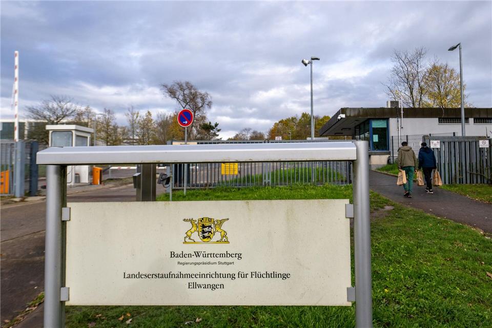 26-Jähriger nach Drohungen gegen Flüchtlinge in Haft. (Archivbild)Stefan Puchner/dpa