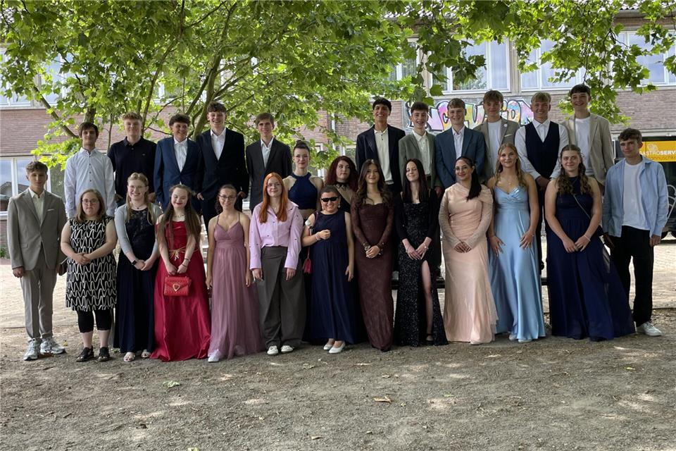 26 Schülerinnen und Schüler erhielten ihre Abschlusszeugnisse.