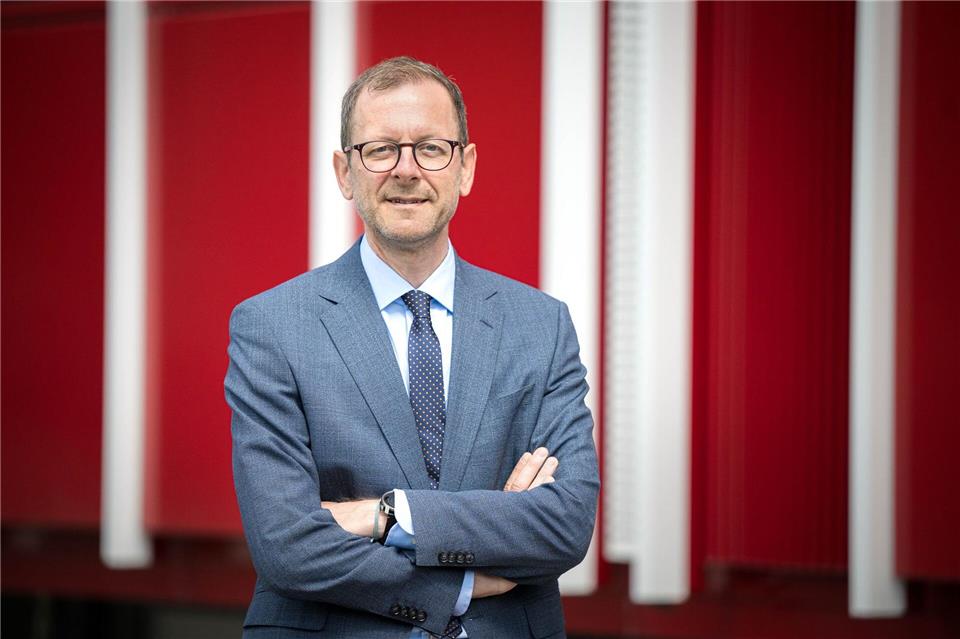 28 Mitglieder der Stadtverordnetenversammlung wählten Martin Günthner als neuen Oberbürgermeister. Sina Schuldt/dpa