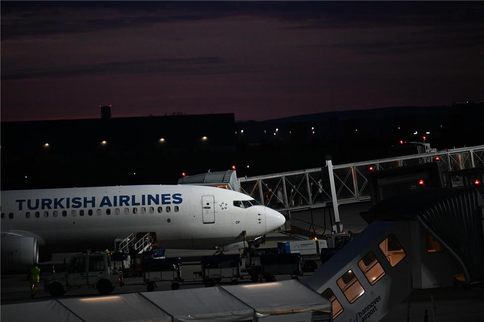 31 Afghanen sind mit dem Flugzeug in Hannover angekommen.Dpa/dpa