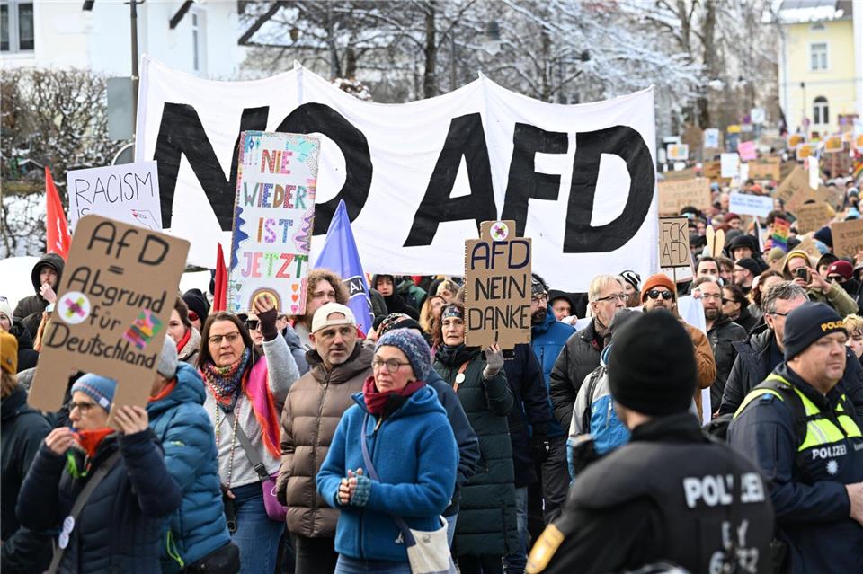 3.500 Menschen kamen zum Protest gegen die AfD.Felix Kästle/dpa
