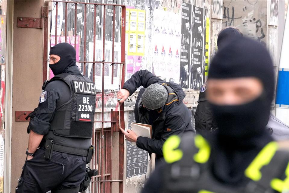 500 Polizisten waren bei der Razzia im Einsatz. (Archivbild)Soeren Stache/dpa