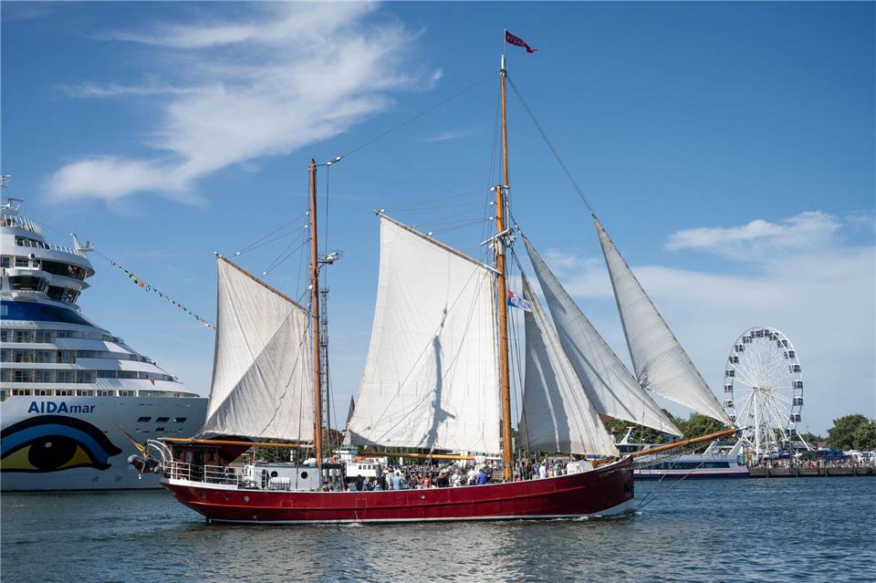 500.000 Menschen besuchen die Hanse Sail. Stefan Sauer/dpa