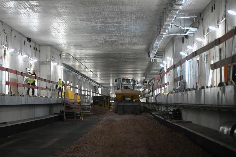 600 Meter - so lang ist der neue Tunnel der Hamburger U4.Katrin Luxenburger/dpa