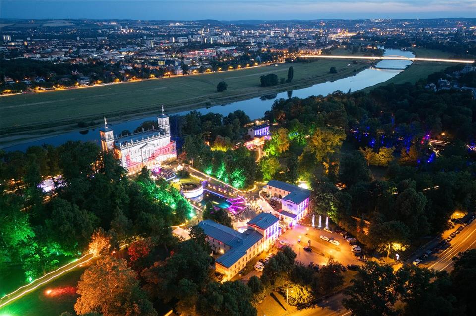6000 Menschen feiern bei der Dresdner Schlössernacht mit Musik, Kunst und LichternSebastian Kahnert/dpa