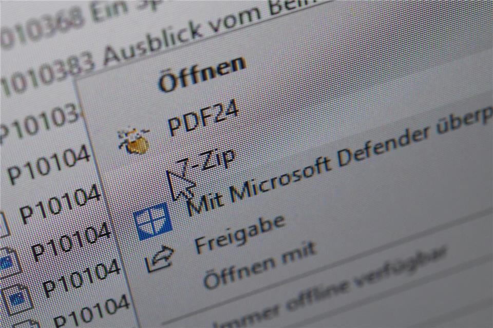 7-Zip lange nicht mehr aktualisiert? Dann wird es jetzt vielleicht höchste Zeit, um eine Sicherheitslücke zu schließen, die von Angreifern bereits ausgenutzt wird.Zacharie Scheurer/dpa-tmn