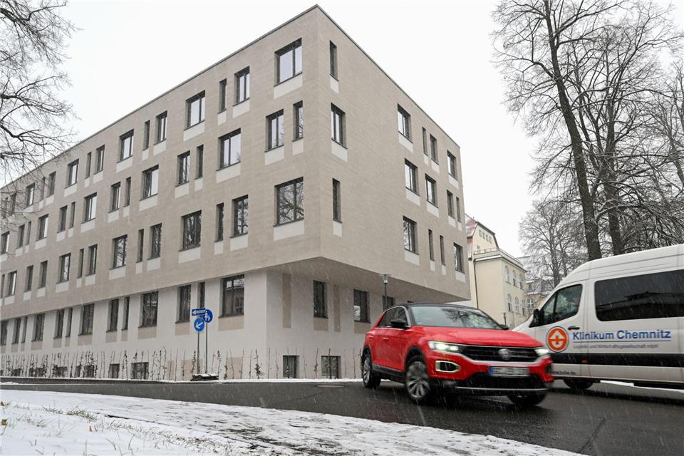70 Millionen Euro investiert: Ein neues Zentrum am Klinikum Chemnitz vereint verschiedene Angebote der Herzmedizin unter einem Dach.Hendrik Schmidt/dpa