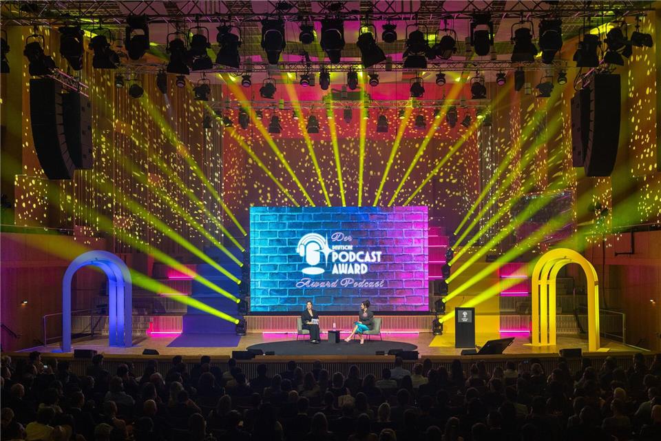 800 Gäste feierten in Berlin den ersten Deutschen Podcast Award.Soeren Stache/dpa