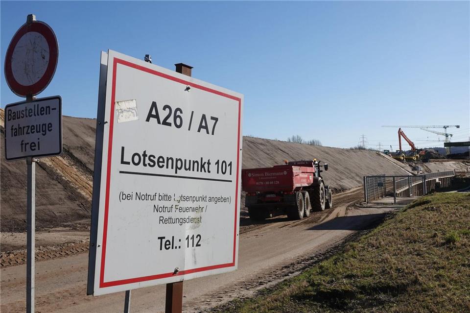 83 Millionen Euro haben die Planungen der A26-Ost bislang gekostet. (Archivbild)Lilli Kleine/dpa