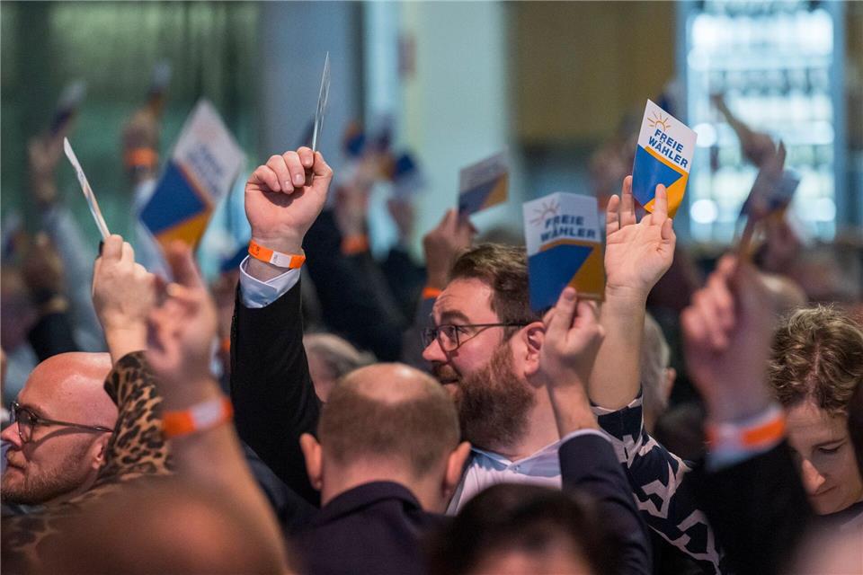 93,15 Prozent der Stimmberechtigten auf dem Parteitag sprachen sich für Aiwanger als Bundesvorsitzenden aus.Daniel Vogl/dpa