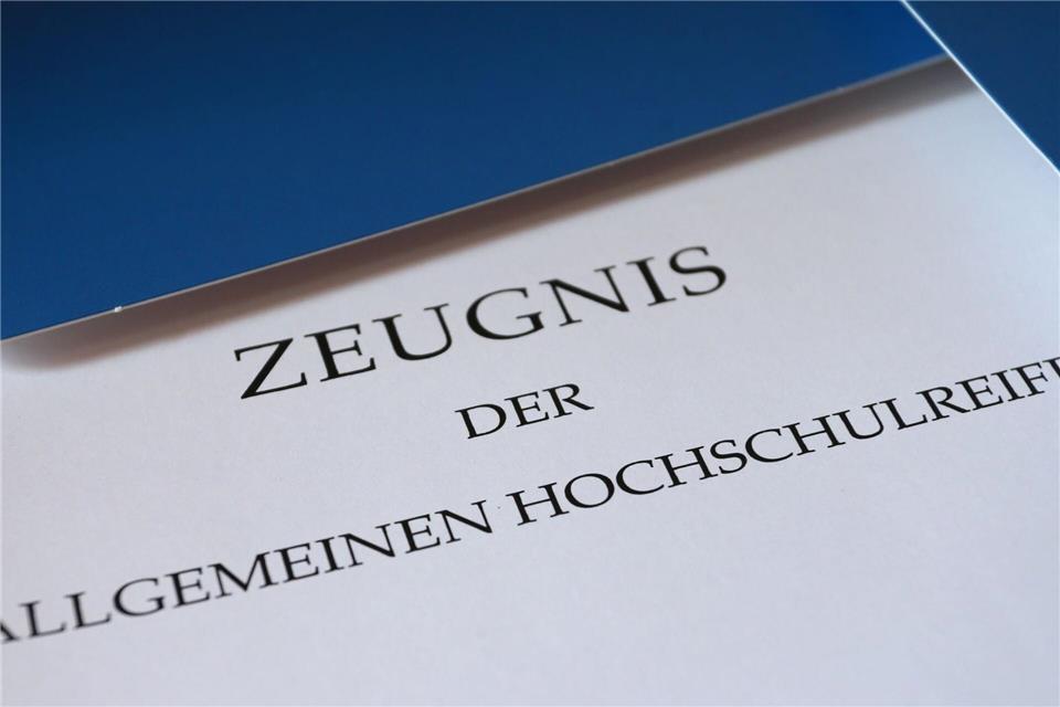 96 Prozent der hessischen Schüler und Schülerinnen haben das Abitur 2025 bestanden. (Symbolbild)Karl-Josef Hildenbrand/dpa