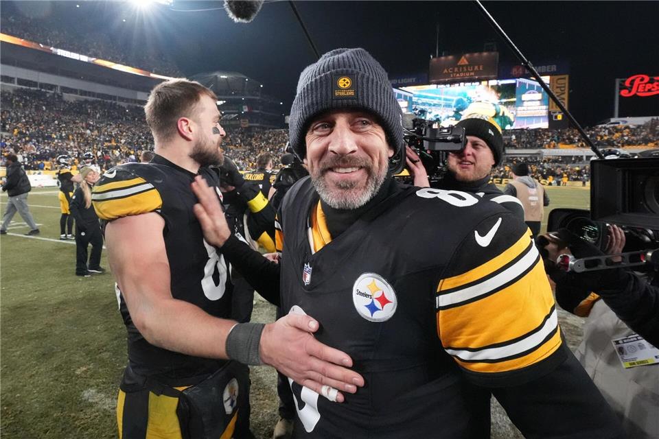 Aaron Rodgers hat mit den Pittsburgh Steelers die Playoffs erreicht.Gene J. Puskar/AP/dpa
