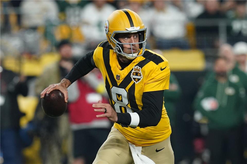 Drei Touchdowns gegen Titans: NFL-Profi schreibt Geschichte  Aaron Rodgers kassierte gegen sein Ex-Team eine Niederlage. Matt Freed/AP/dpa