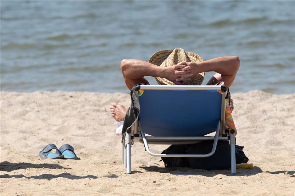 Ab Donnerstag soll es vor allem im Südwesten sehr heiß werden, der DWD warnt vor gesundheitlichen Auswirkungen.Sebastian Kahnert/dpa-Zentralbild/dpa
