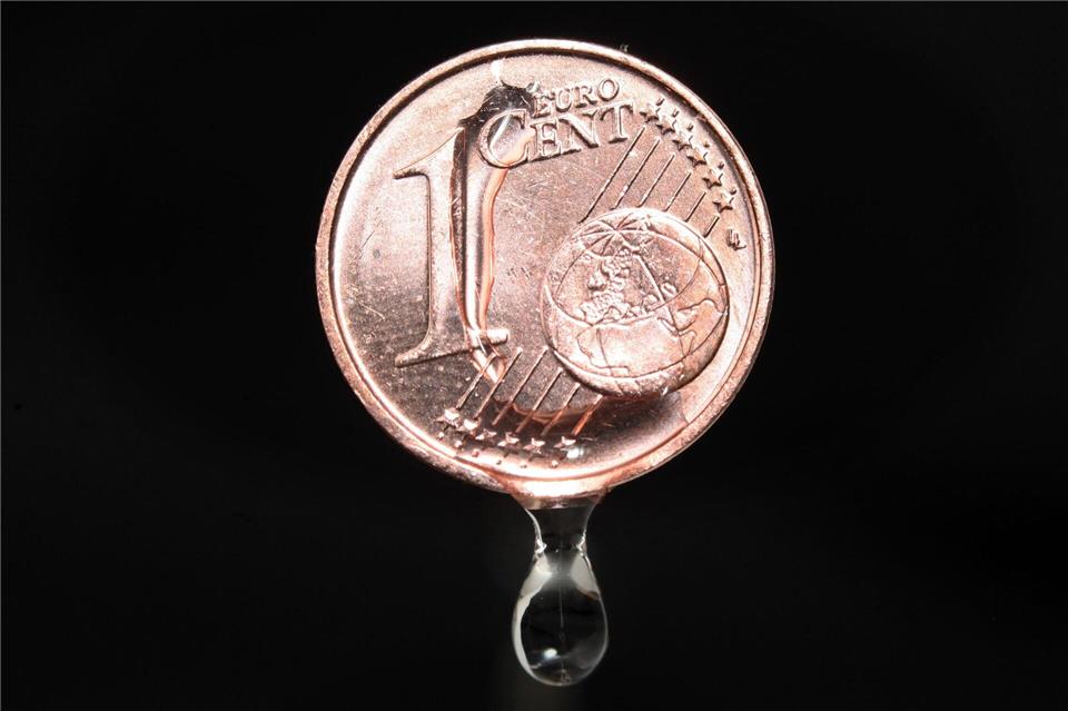 Ab Mitte 2026 soll in Bayern der Wassercent eingeführt werden. Der Gesetzentwurf von CSU und Freien Wählern stößt aber weiterhin auf massive Kritik. (Illustration)Fredrik von Erichsen/dpa