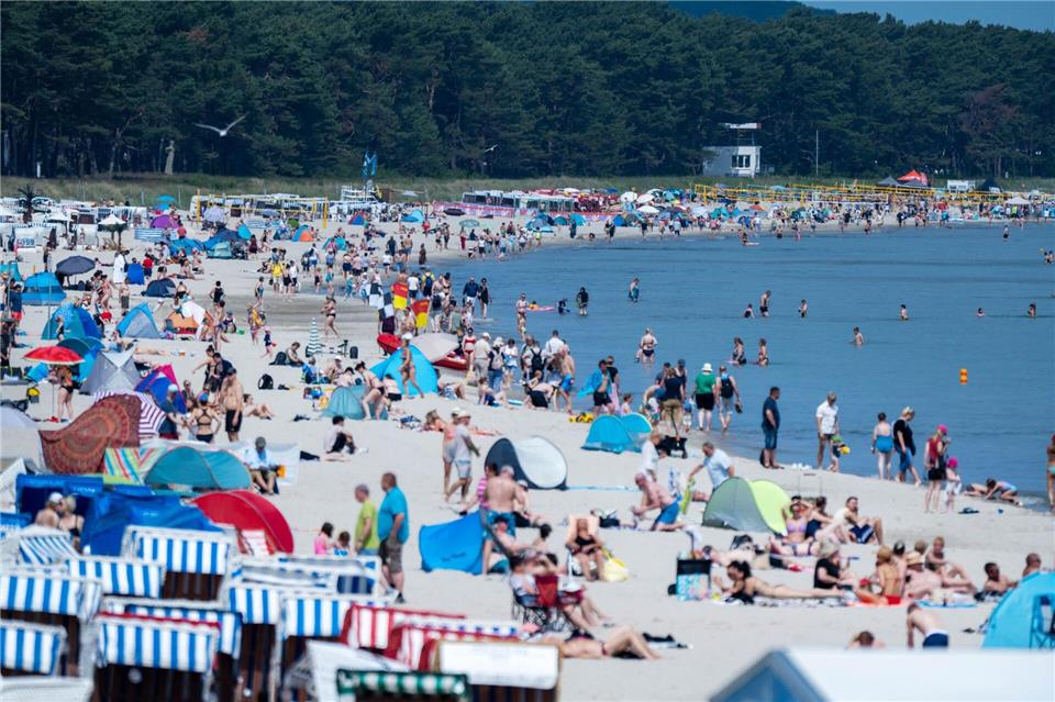 Ab Mittwoch wird es zunehmend heißer in Mecklenburg-Vorpommern. (Archivbild)Stefan Sauer/dpa