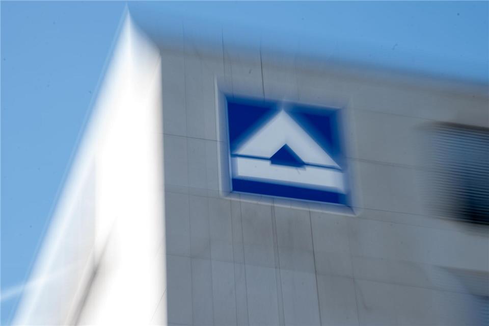 Ab Montag ist der Essener Baukonzern Hochtief im Aktien-Leitindex Dax, in dem die 40 größten börsennotierten Unternehmen Deutschlands vertreten sind.Fabian Strauch/dpa