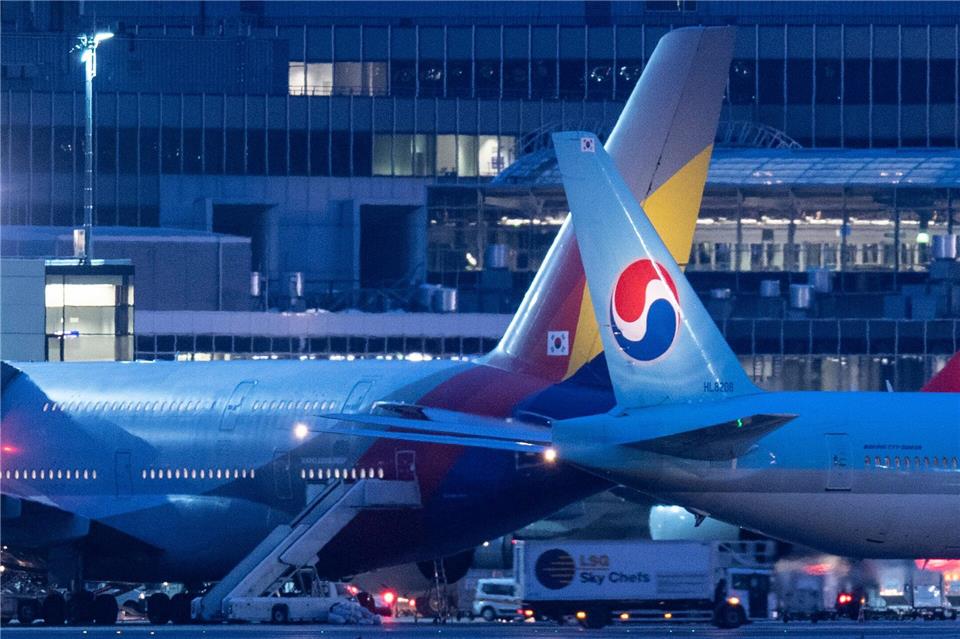 Ab dem 26. Januar dürfen bei Korean Air keine Powerbanks mehr zum Laden von Handys, Laptops, Kameras und Co. an Bord genutzt werden.Boris Roessler/dpa/dpa-tmn