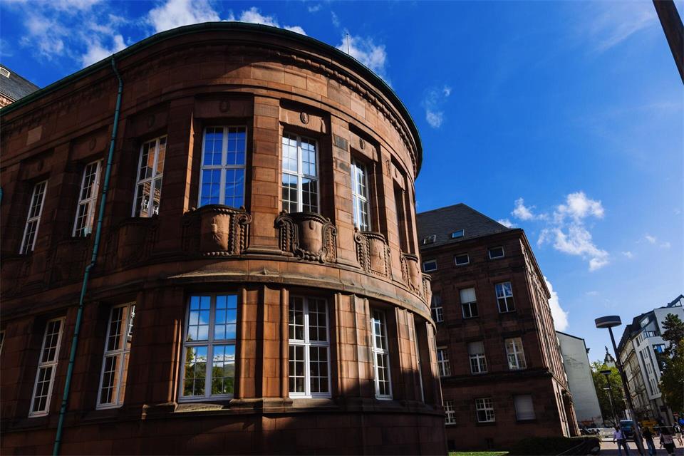 Ab dem kommenden Jahr erhält die Uni Freiburg die Förderung.Philipp von Ditfurth/dpa
