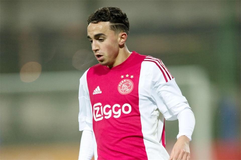 Abdelhak Nouri ist von den Folgen eines Herzstillstands gezeichnet. (Archivbild)Thomas Eisenhuth/dpa