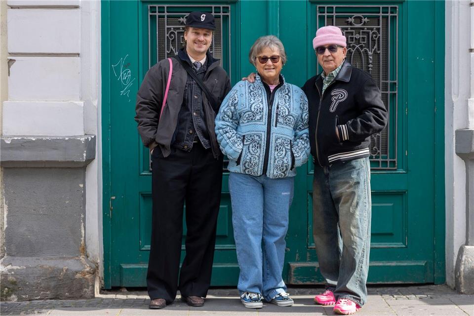 „Aber es ist sehr viel Abwechslung in unser Leben gekommen durch unseren Enkel“, sagt Angela Abram.Helmut Fricke/dpa