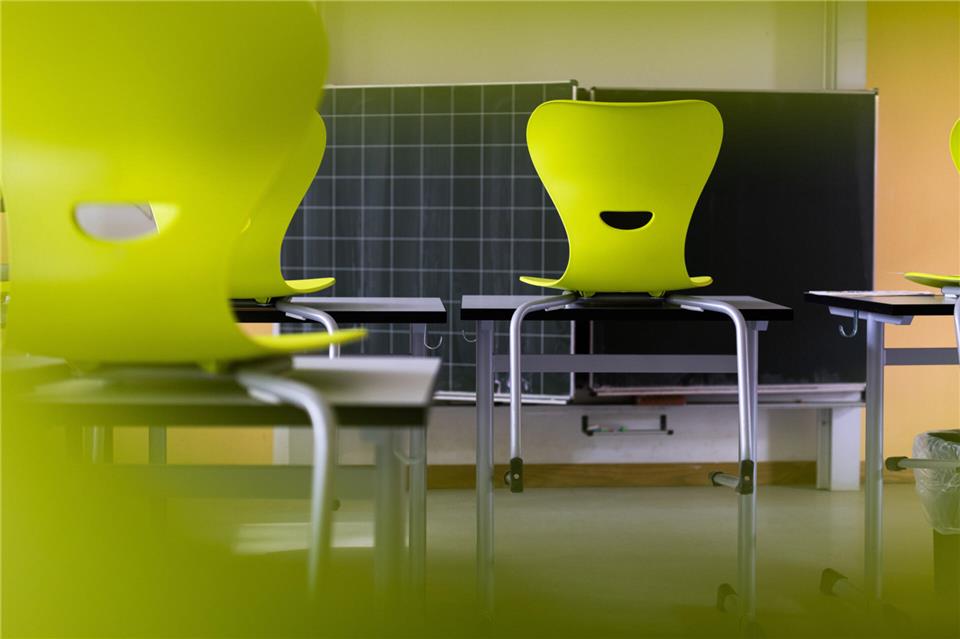 Abitur-Klausuren gibt es an den Gymnasien in diesem Jahr nicht. Durch die Umstellung vom achtjähriger Gymnasialzeit auf neun Jahre fehlen in diesem Jahr auch auf dem Azubi-Markt die Abiturienten.