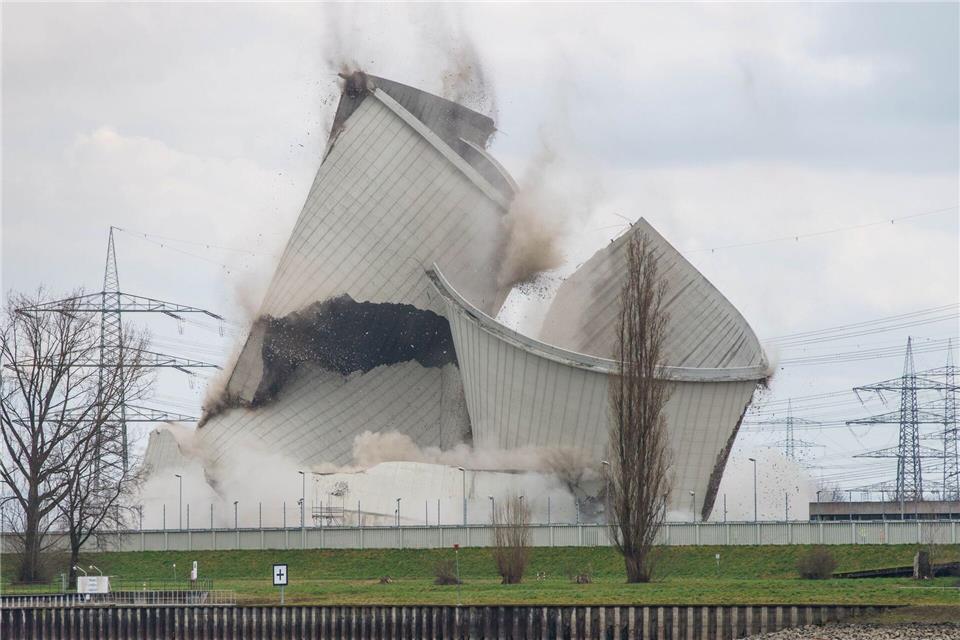 Abriss in Biblis geht weiter. (Archivbild)Frank Rumpenhorst/dpa