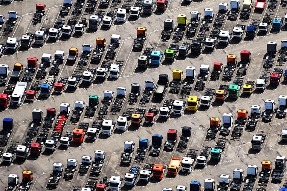 Absatzrückgang bei Daimler Truck. (Archivbild)Uli Deck/dpa